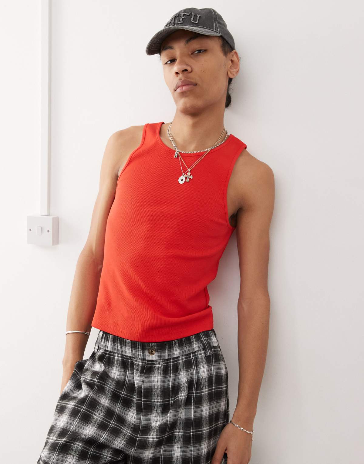 COLLUSION ribbed vest in red