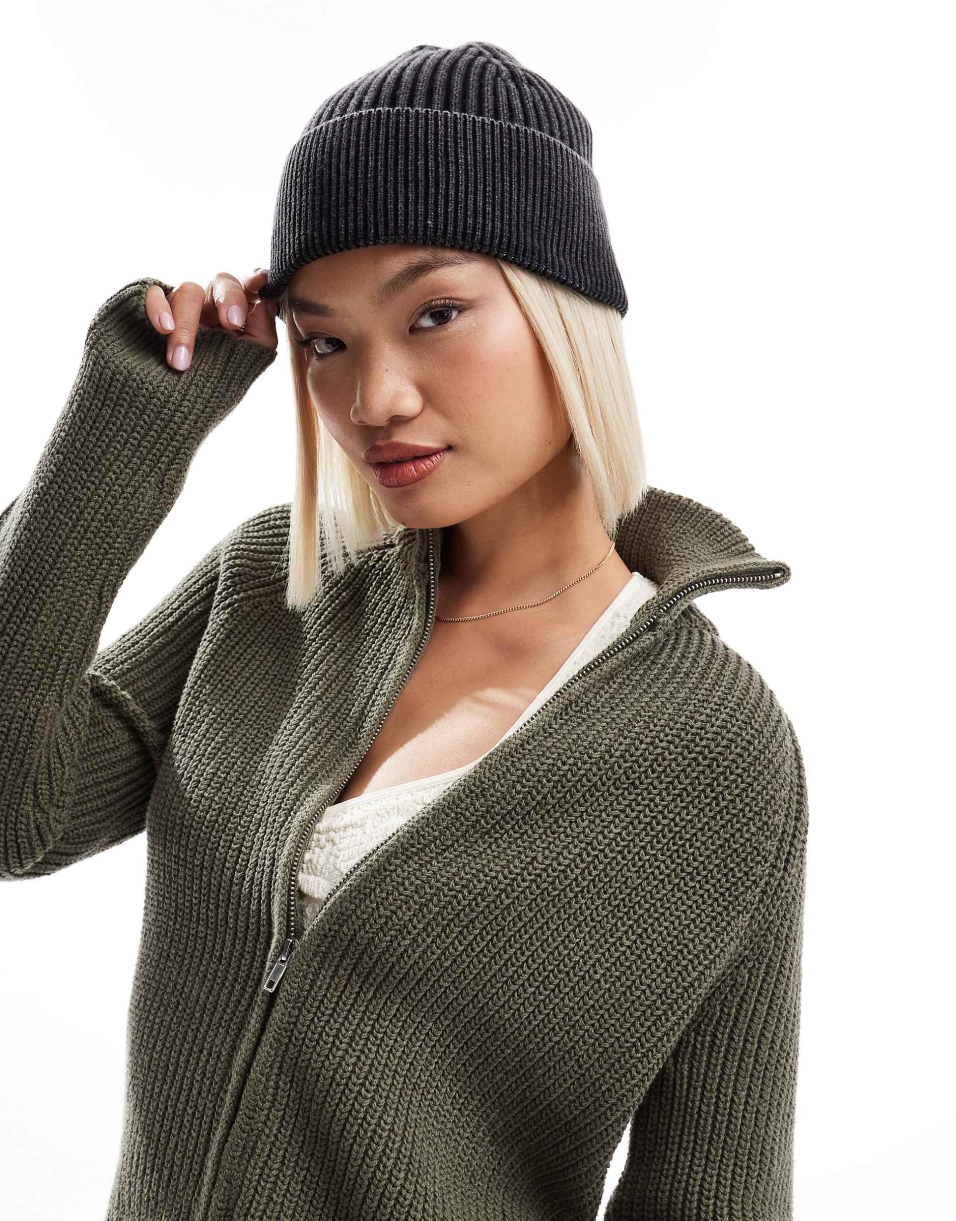 collusion ribbed washed beanie in black