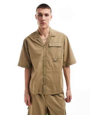 Collusion COLLUSION ripstop boxy revere shirt with contrast stitch co-ord in khaki-Black
