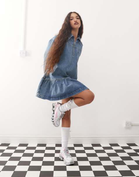 COLLUSION - Robe babydoll courte en denim - Délavage moyen - view 1