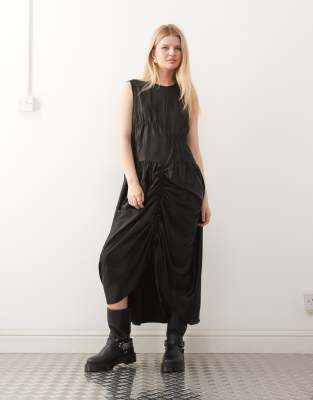 COLLUSION - Robe longue à cordons de serrage en satin - Noir