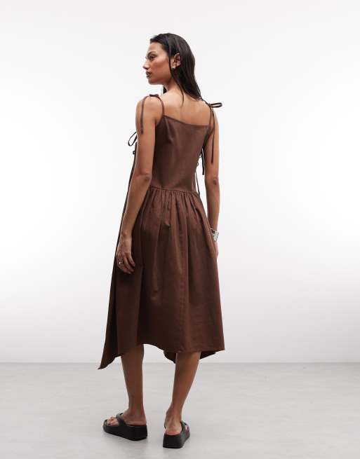 COLLUSION - Robe longue avec ourlet asymétrique et détails noués sur les côtés - Chocolat cassé, 3 de 4