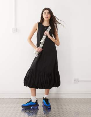 COLLUSION - Robe longue avec ourlet style boule - Noir