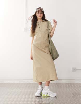 COLLUSION - Robe trapèze longue à capuche style sportif - Taupe-Marron