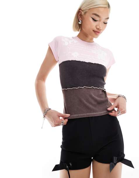 COLLUSION – Rosa, kort, panelsydd t-shirt - view 1