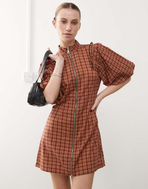 COLLUSION – Rot kariertes Minikleid mit Puffärmeln und Reißverschlussdetail - view 1