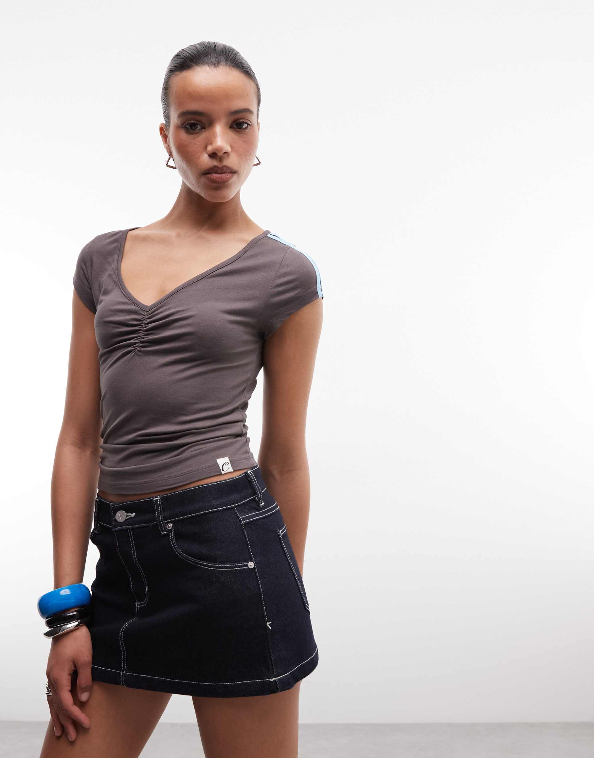 collusion ruched v-neck athletic t-shirt in black