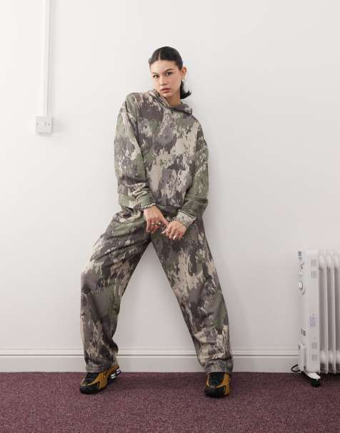 COLLUSION - Ruimvallende hoodie met camouflageprint in groen - view 1