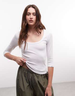 Collusion Scoop Neck 3/4 Length Sleeve Top In White