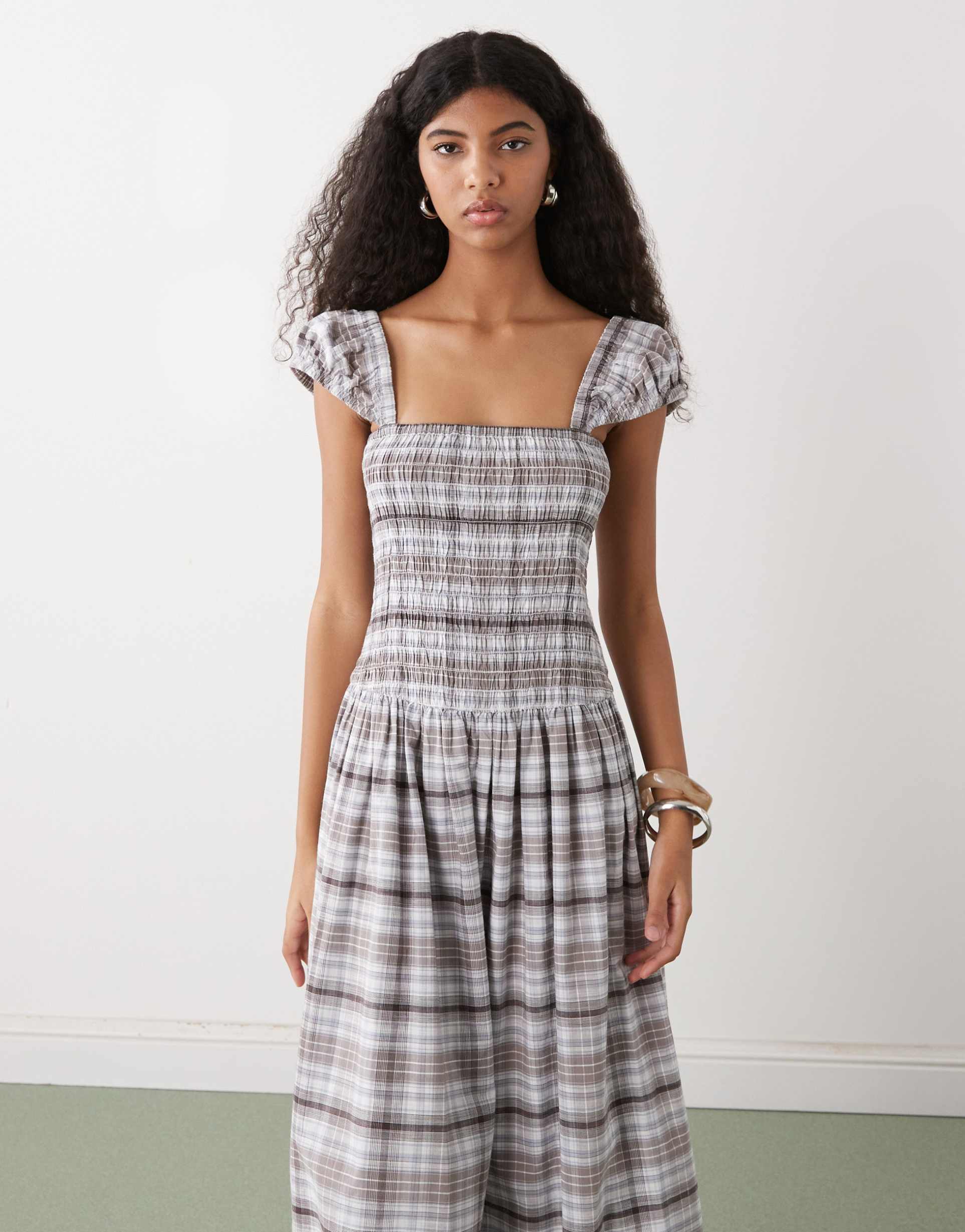 collusion shirred cap sleeve midi dress in gray plaid