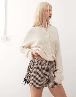 COLLUSION - Short met ruches langs de zijkant en gingham ruit - view 1