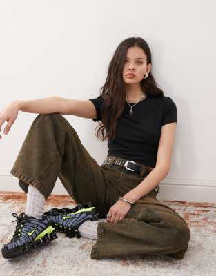 Collusion Short Sleeve Super Cropped T-shirt In Black