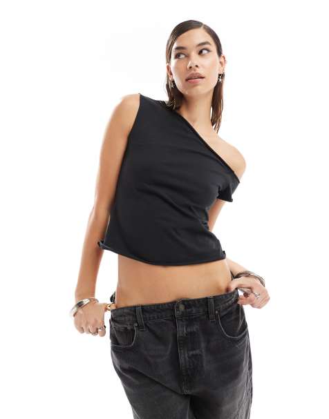 COLLUSION - Sort og kortærmet offshoulder-top - view 1