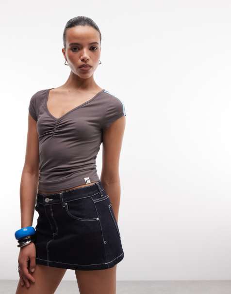 COLLUSION - Sport T-shirt met gerimpelde V-hals in zwart - view 1