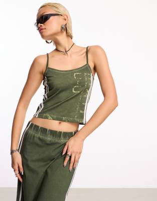 COLLUSION – Sportliches, gestreiftes Camisole in Khaki