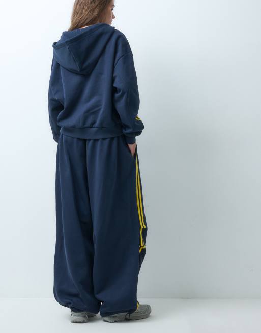 COLLUSION sports XL baggy joggingbukser i navy, 3 af 5