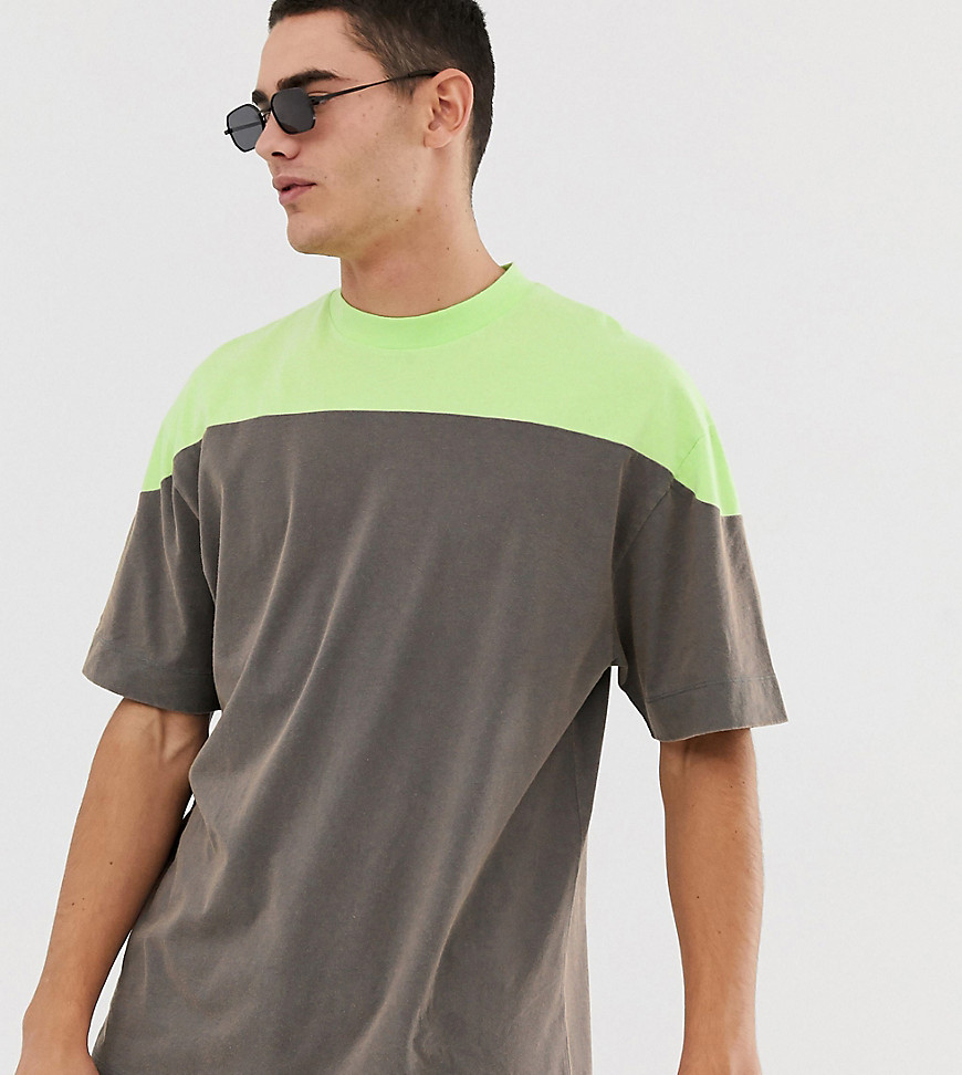 COLLUSION – Stentvättad panelsydd t-shirt-Grön