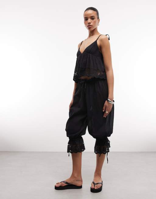 COLLUSION – Strand-Camisole in Schwarz mit Spitzenborte und Wickeldesign, Kombiteil, 2 von 4