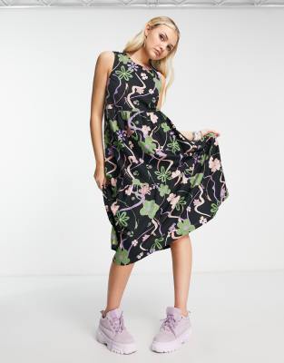 Collusion Strap Back Midi Smock Sundress In Floral Print-black