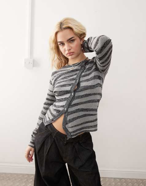 COLLUSION – Strickjacke in Schwarz mit Zebramuster - view 1