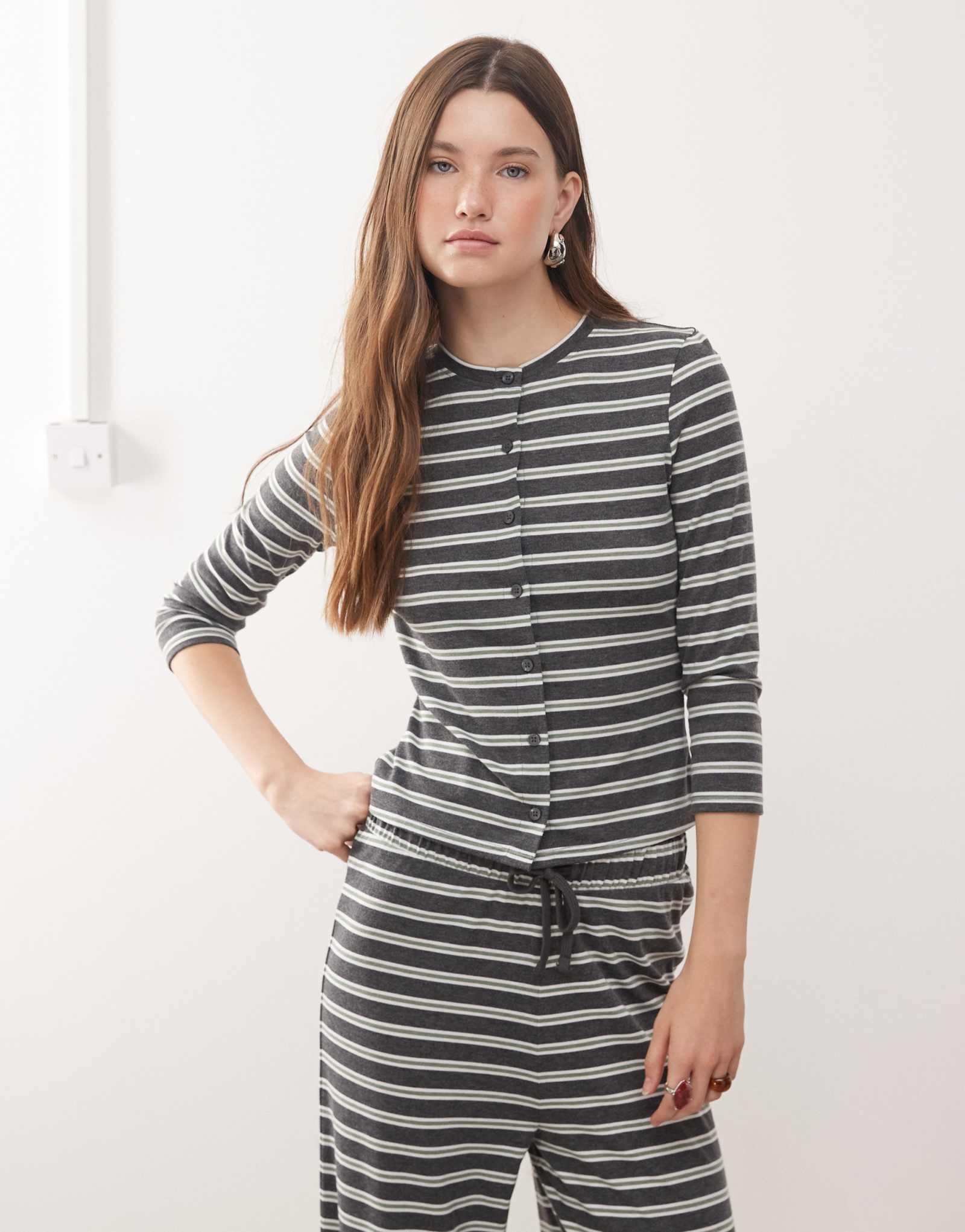 Кардиган в полоску на пуговицах - часть комплекта