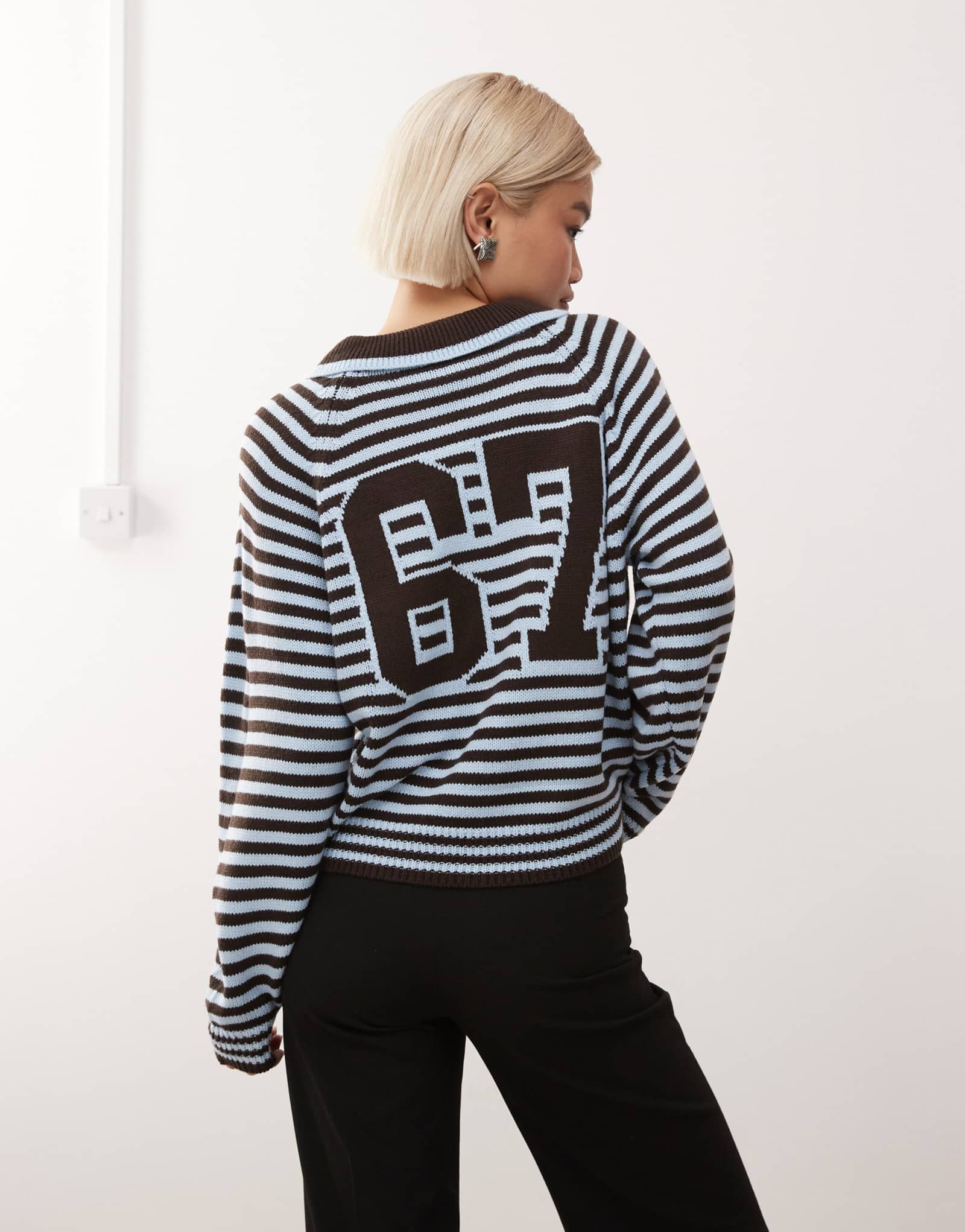 Спортивное поло из плотного трикотажа в полоску