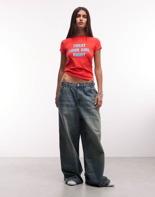 COLLUSION t-shirt bébé graphique à slogan en rouge, 2 de 4