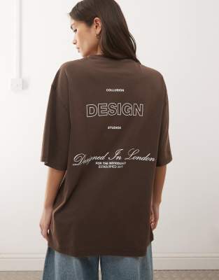 COLLUSION - T-Shirt in brauner Acid-Waschung mit Logo-Brown