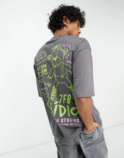 COLLUSION - T-shirt met Studios- en teddybeerprint op de achterkant in grijs
