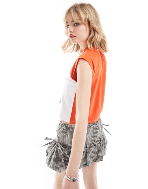 COLLUSION - T-shirt mini bianca a rossa con dettagli a contrasto e logo, 3 di 4