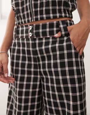 Collusion Tailored Pants With Hardware In Black