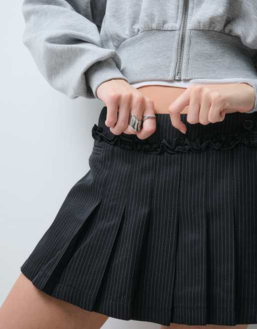 COLLUSION tailored pinstripe skort, 5 of 5