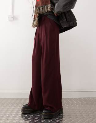 tailored wide leg pants in burgundy