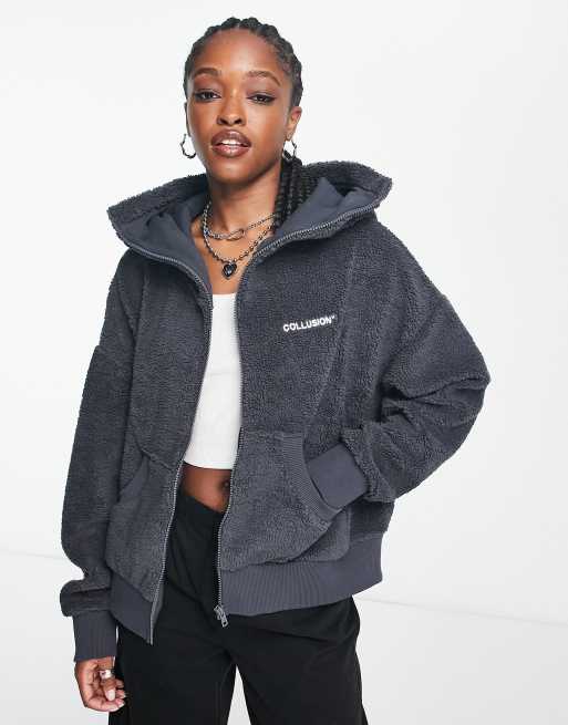 COLLUSION – Teddyfell-Kapuzenpullover in Grau mit Markenlogo