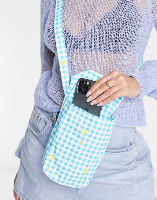 COLLUSION - Telefoontas met borduursels en gingham ruit 