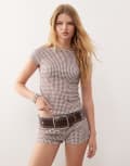 [Collusion] COLLUSION textured gingham slash neck top in chocolate brown-Multi L CHOC GINGHAM