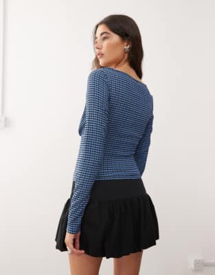 Collusion Textured Slash Neck Top In Multi