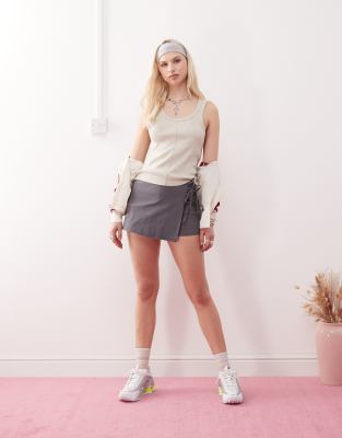 tie wrap mini skort in gray