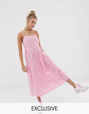 COLLUSION tiered cami smock midi dress in gingham seersucker-Pink