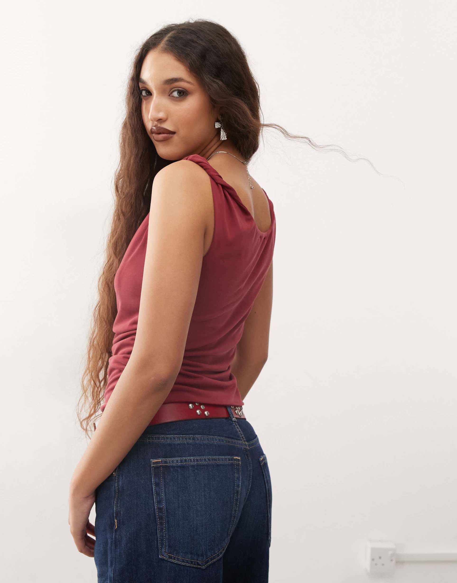 collusion twist square neck top in pomegranate