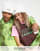Thumbnail 1 van 4