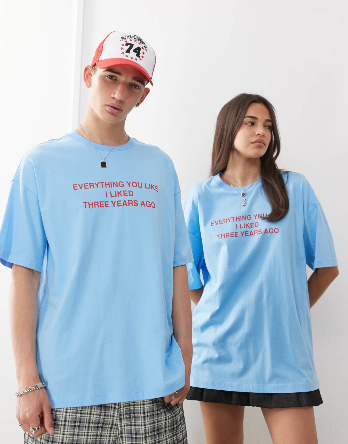COLLUSION Unisex blue t-shirt with red slogan print