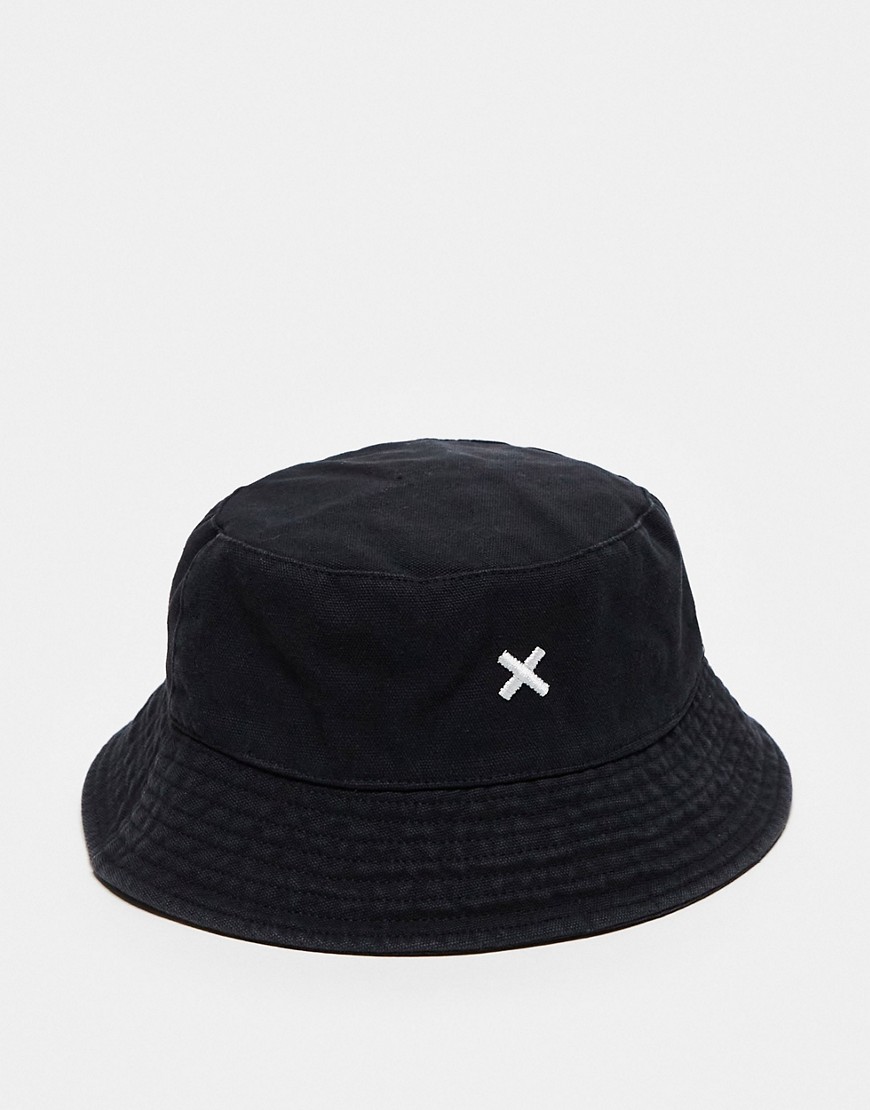 Unisex branded twill bucket hat in washed black