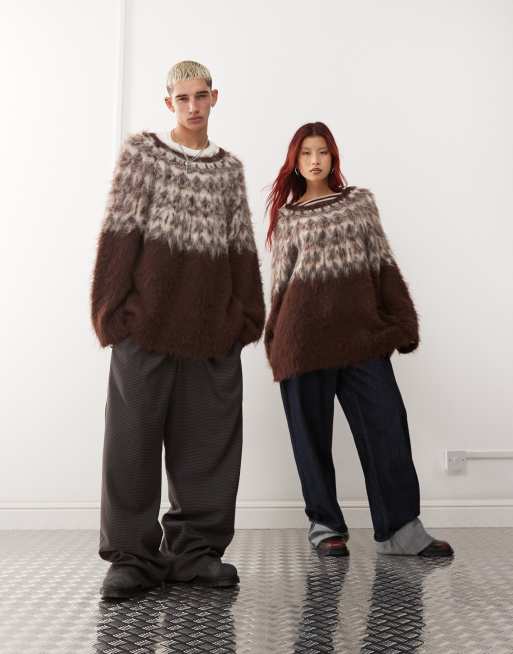 COLLUSION Unisex – Brązowy sweter oversize z czesanej dzianiny w nordycki wzór, 4 z 4