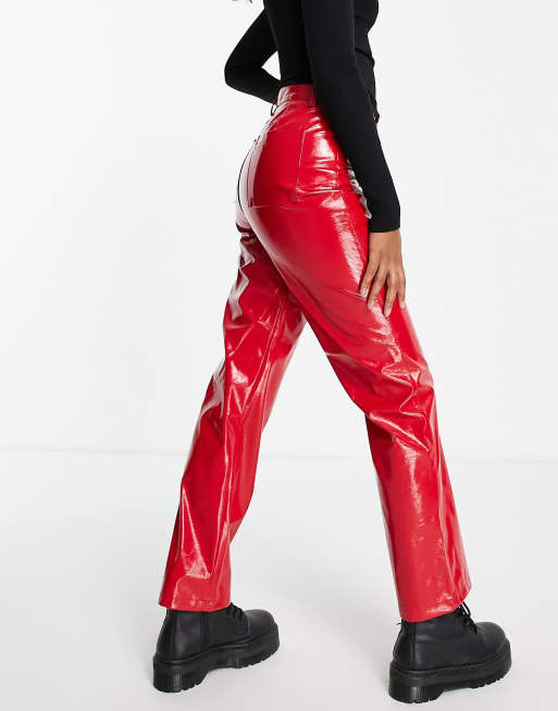 COLLUSION Unisex - Broek met jaren 90 pasvorm in hoogglanzend rood vinyl, 2 van 4