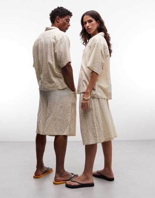 COLLUSION Unisex check grid oversized beach jorts in neutral, 2 of 4