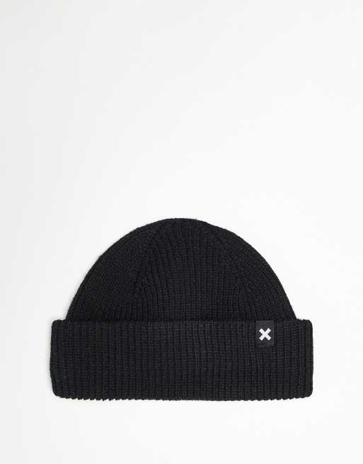 COLLUSION Unisex – Czarna czapka beanie typu fisherman z logo