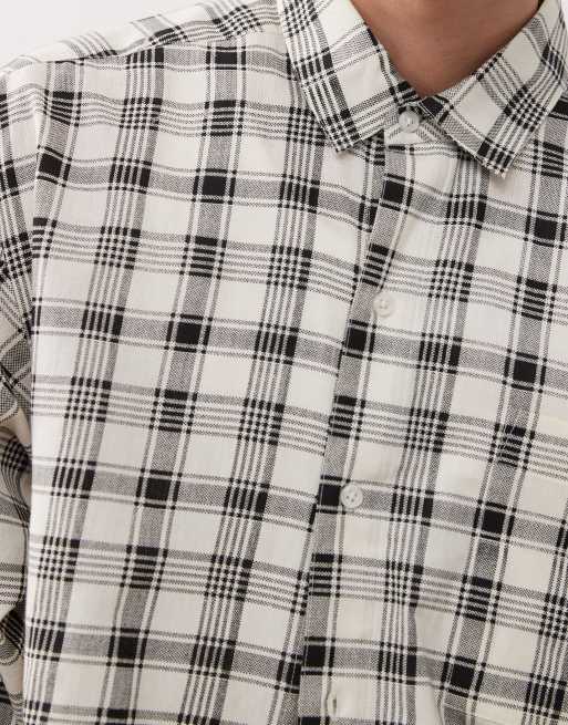COLLUSION Unisex – Czarno-biała koszula w kratę, 3 z 4