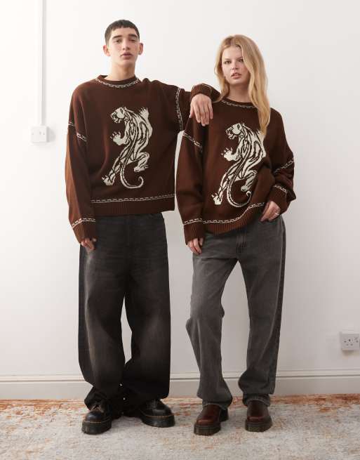 COLLUSION Unisex – Czekoladowobrązowy sweter z grafiką pantery, 4 z 4