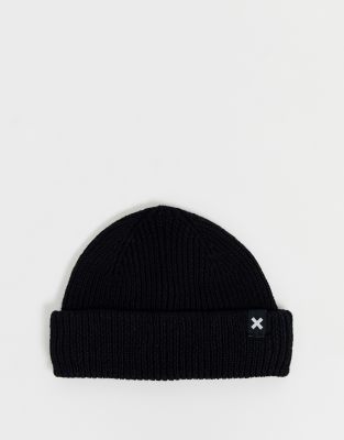 black fisherman beanie